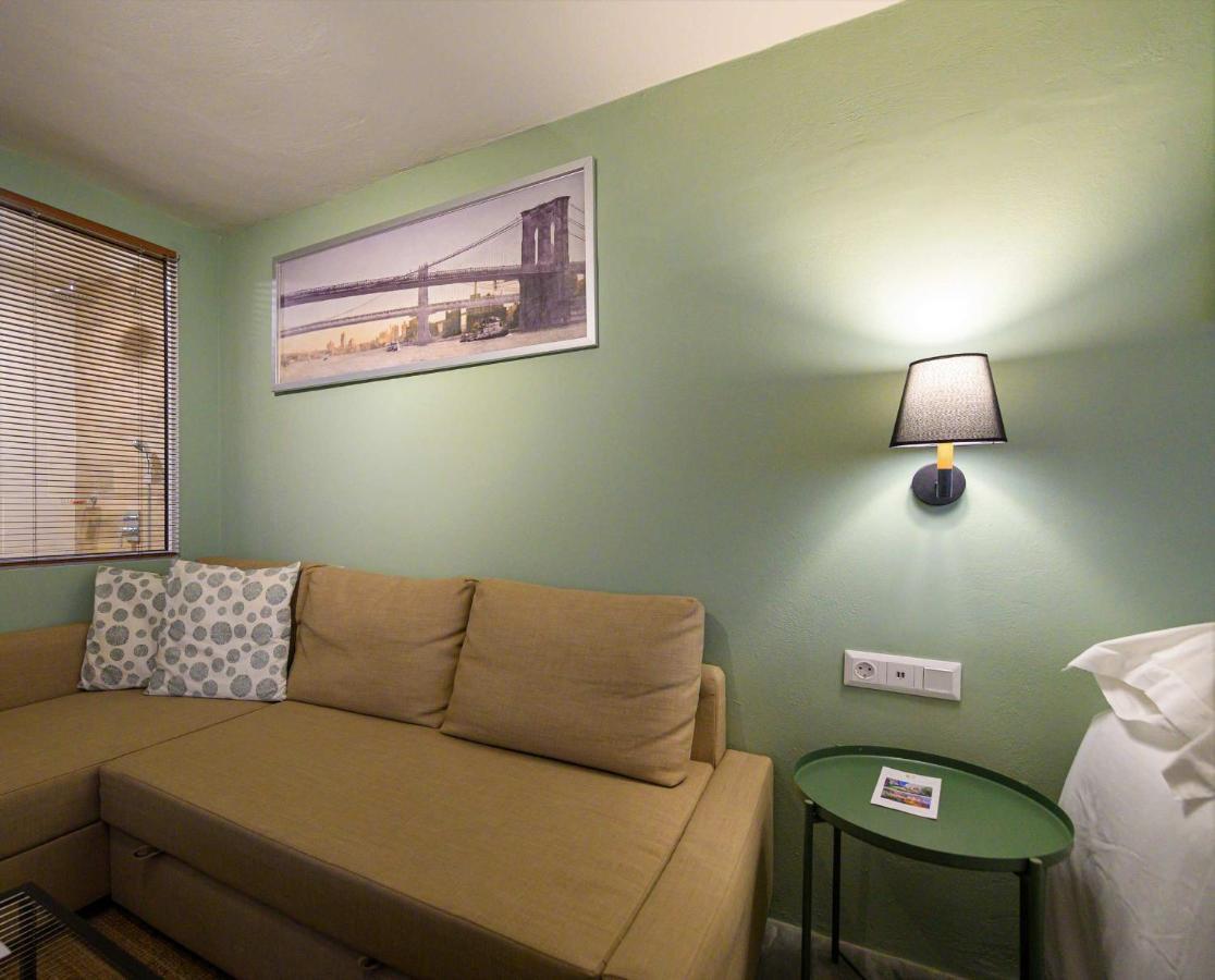 Pol'S Studio, Kalamata Mediterranean Apartments Exteriör bild